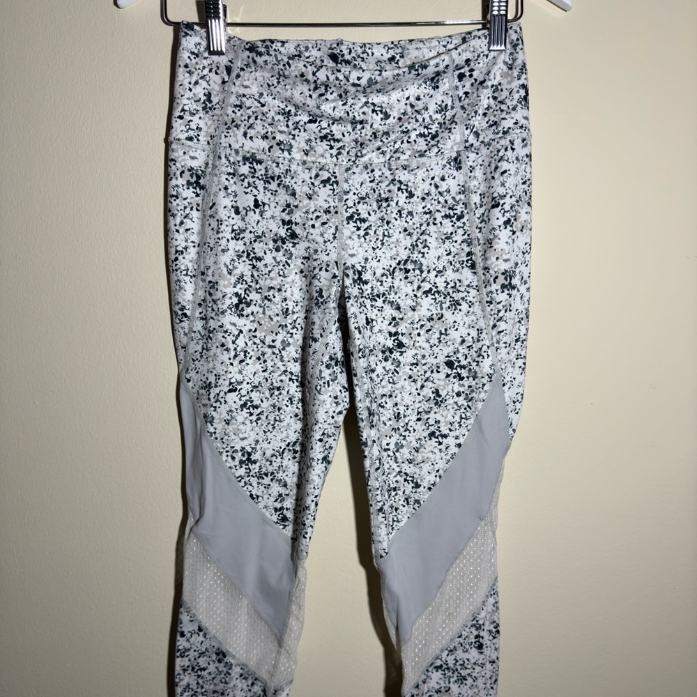 Athleta Sandstone Salutation 7/8 Tight